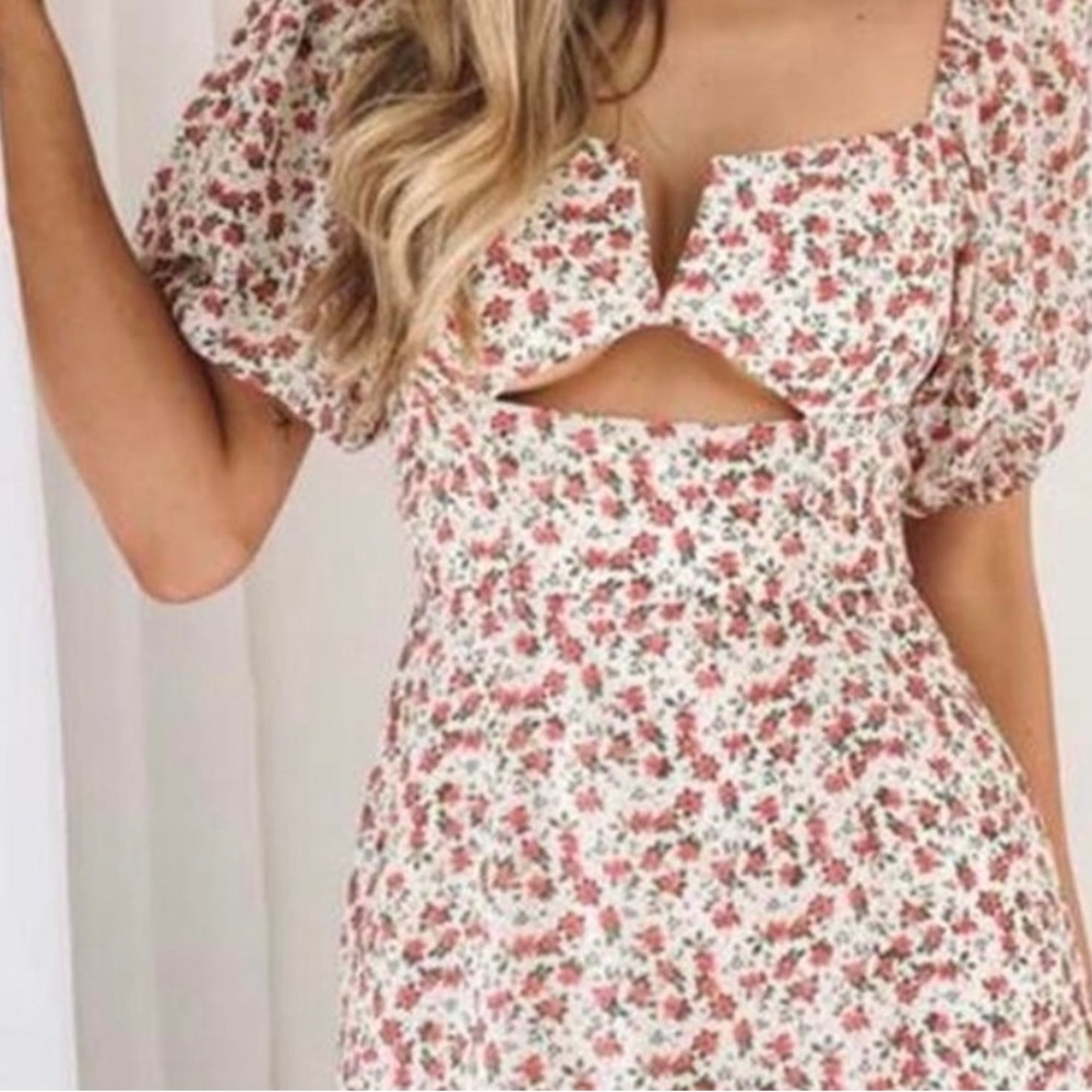 Beginning boutique Florence puff sleeve dress